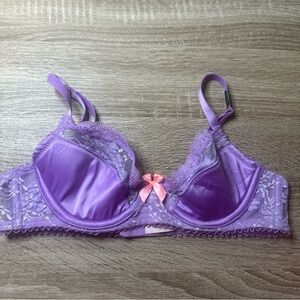 NWT Victorias Secret Lined Demi Size 32A